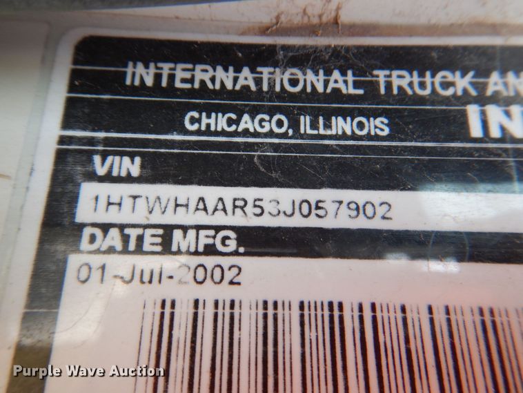 image for item DL0581 2003 International 7400  dump truck