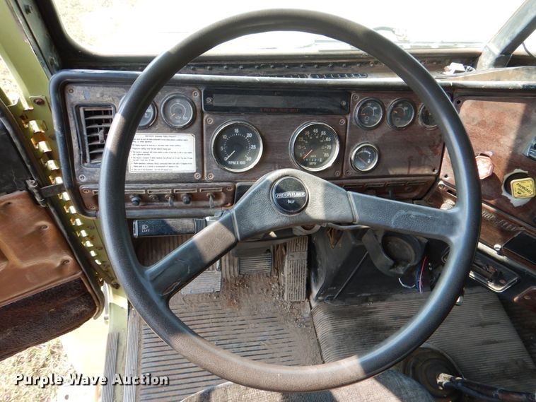 image for item DL0582 1990 Freightliner FLD120  dump truck