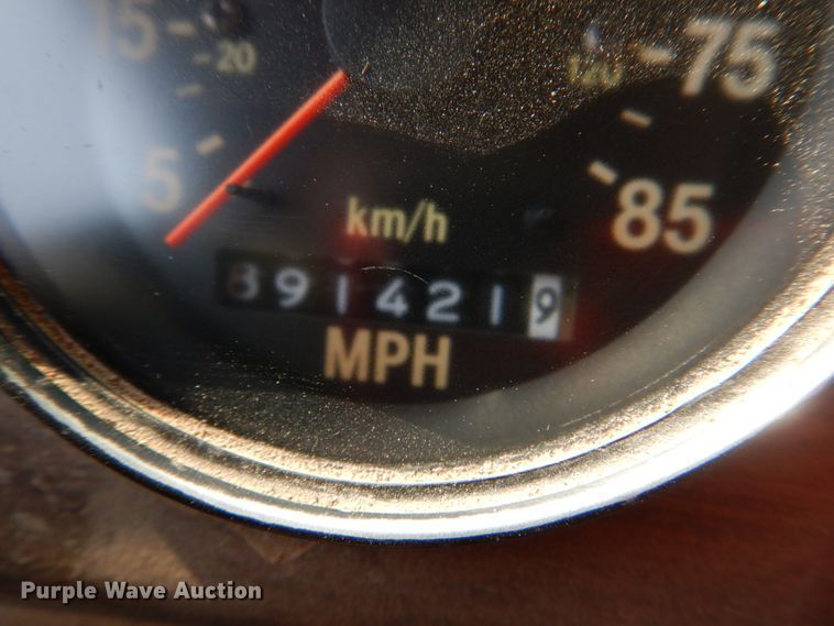 image for item DL0582 1990 Freightliner FLD120  dump truck