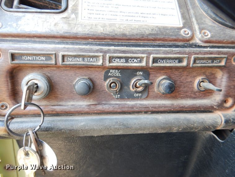 image for item DL0582 1990 Freightliner FLD120  dump truck