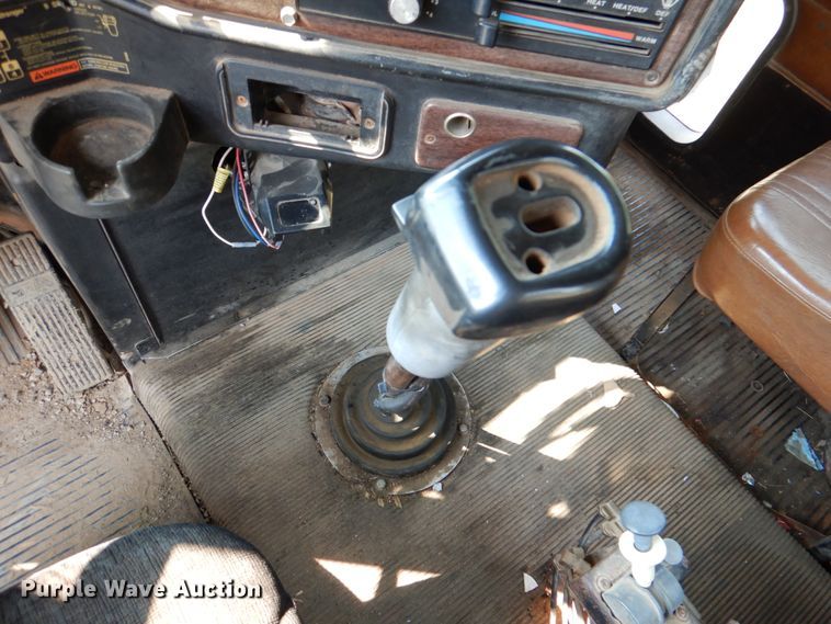 image for item DL0582 1990 Freightliner FLD120  dump truck