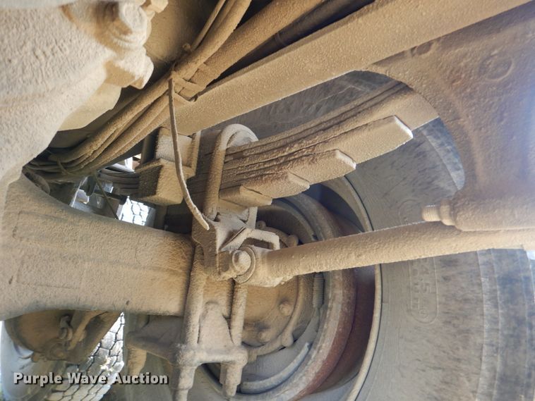 image for item DL0582 1990 Freightliner FLD120  dump truck