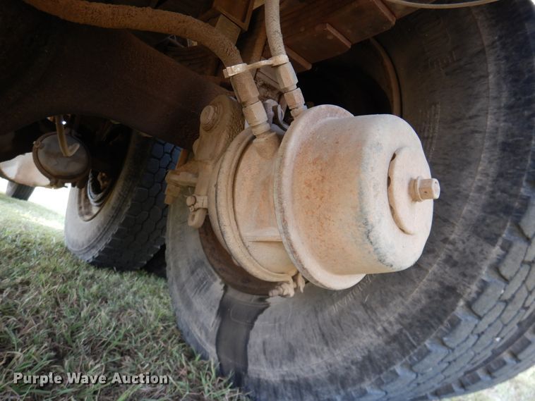 image for item DL0582 1990 Freightliner FLD120  dump truck