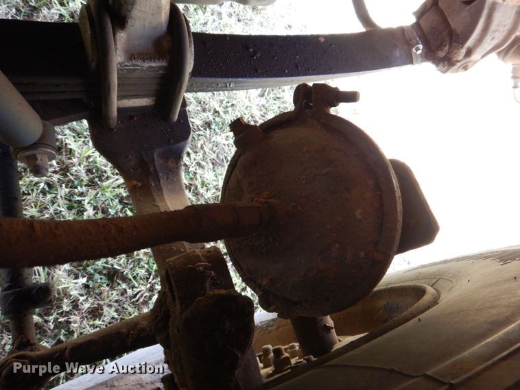 image for item DL0582 1990 Freightliner FLD120  dump truck