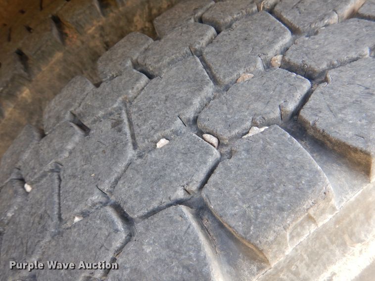 image for item DL0582 1990 Freightliner FLD120  dump truck