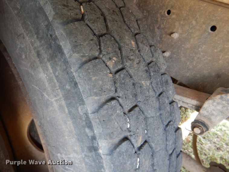 image for item DL0582 1990 Freightliner FLD120  dump truck