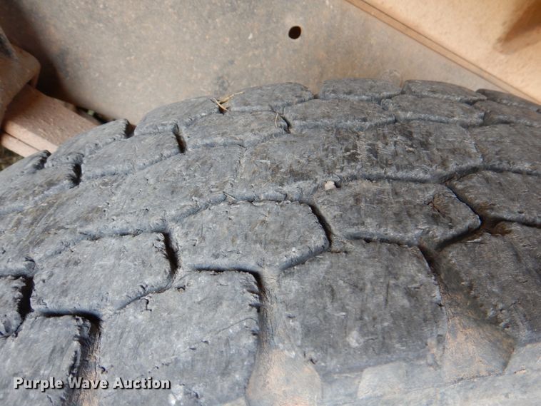 image for item DL0582 1990 Freightliner FLD120  dump truck