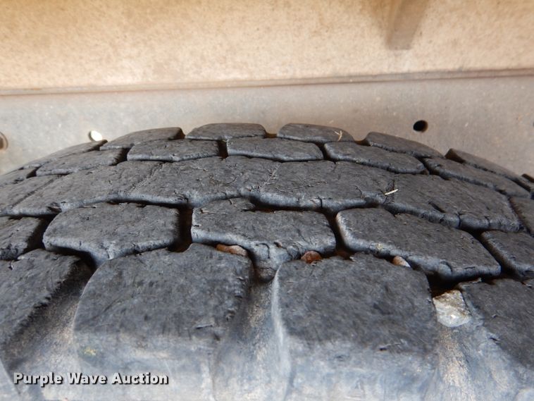 image for item DL0582 1990 Freightliner FLD120  dump truck