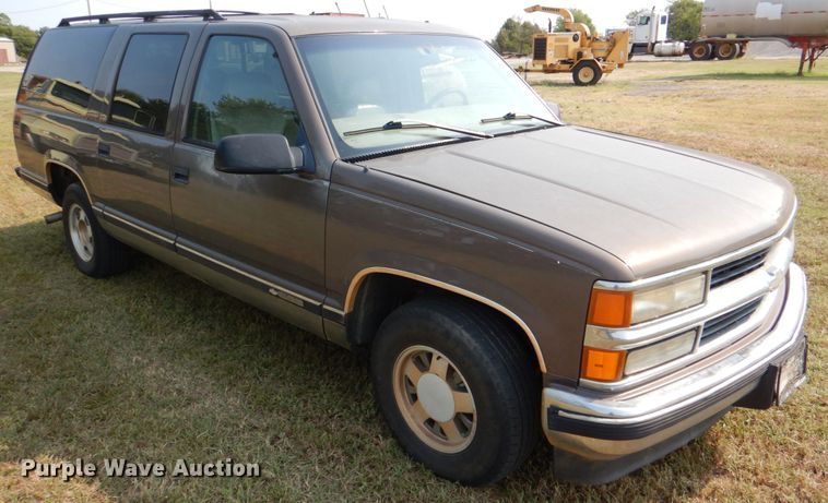 image for item DL0583 1997 Chevrolet Suburban  SUV