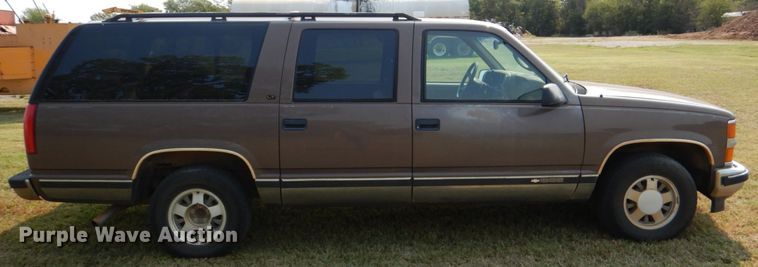 image for item DL0583 1997 Chevrolet Suburban  SUV