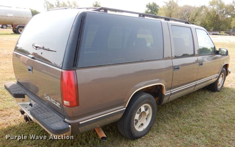 image for item DL0583 1997 Chevrolet Suburban  SUV