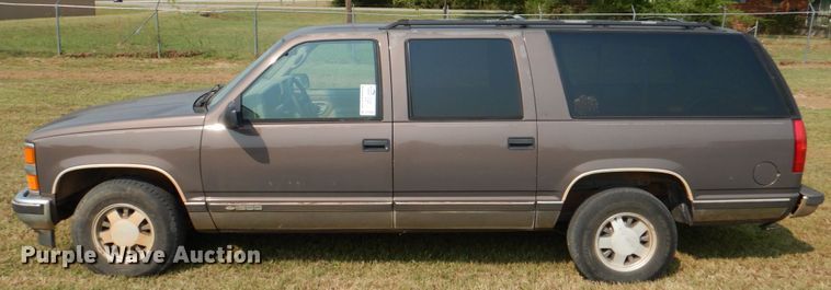 image for item DL0583 1997 Chevrolet Suburban  SUV