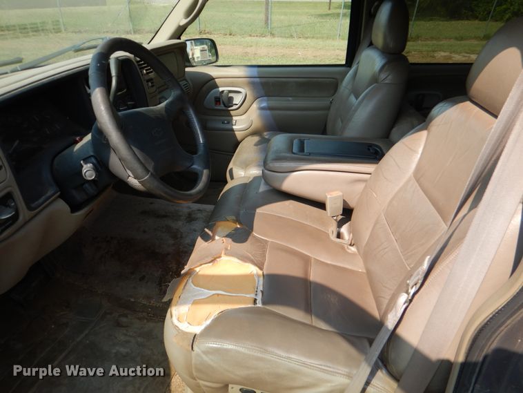 image for item DL0583 1997 Chevrolet Suburban  SUV