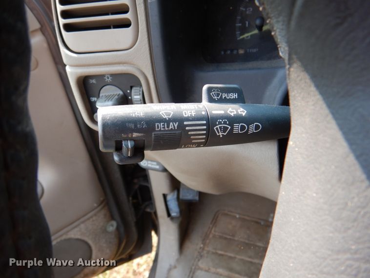 image for item DL0583 1997 Chevrolet Suburban  SUV