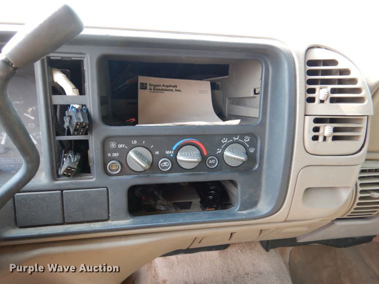 image for item DL0583 1997 Chevrolet Suburban  SUV