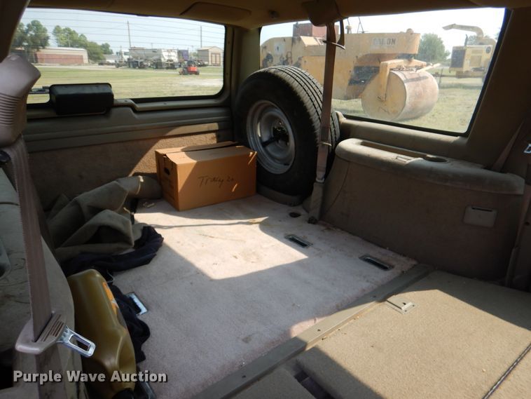 image for item DL0583 1997 Chevrolet Suburban  SUV