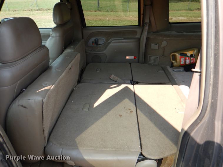 image for item DL0583 1997 Chevrolet Suburban  SUV