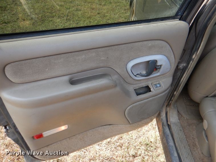 image for item DL0583 1997 Chevrolet Suburban  SUV