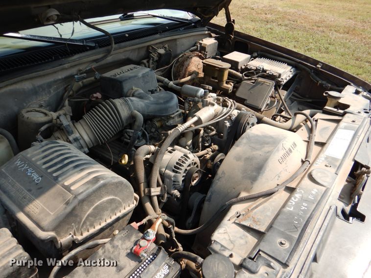 image for item DL0583 1997 Chevrolet Suburban  SUV