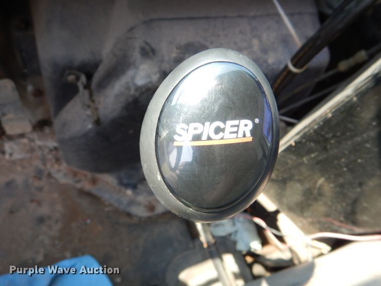 image for item DL0589 2002 International 4900  dump truck