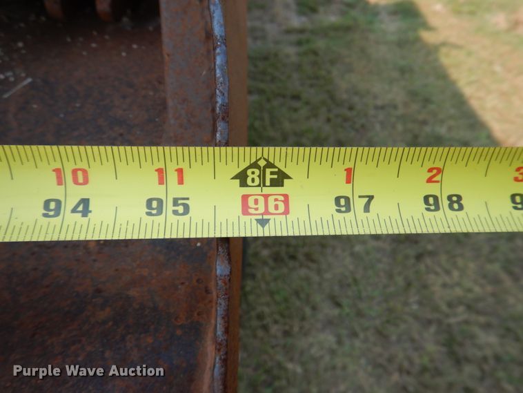 image for item DL0589 2002 International 4900  dump truck