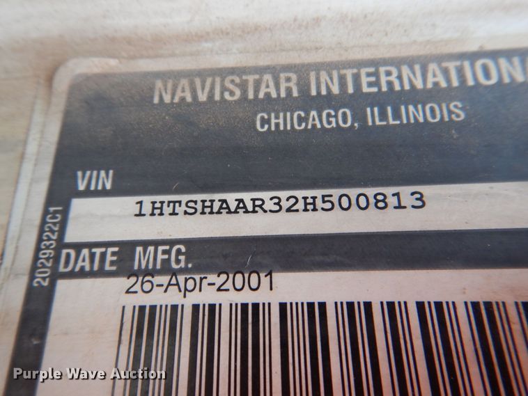 image for item DL0589 2002 International 4900  dump truck