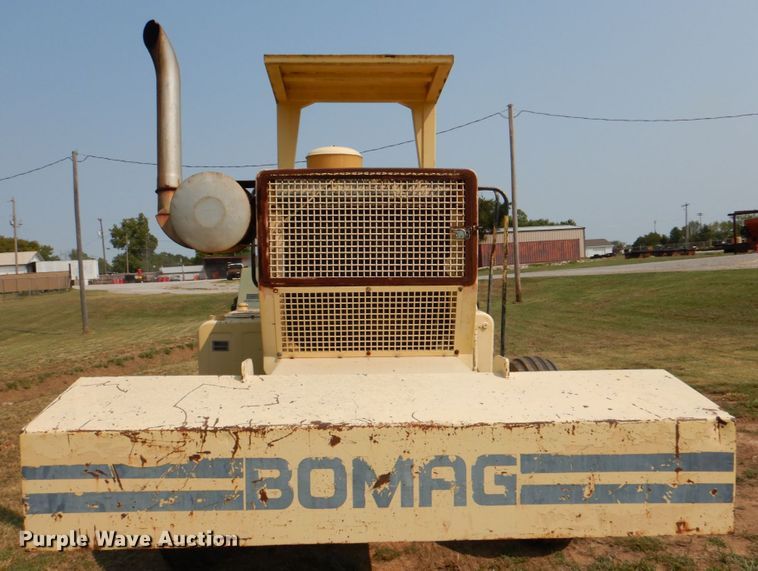 image for item DL0590 Bomag MPH100R  recycler
