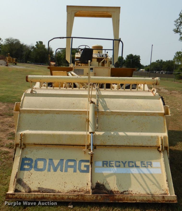 image for item DL0590 Bomag MPH100R  recycler