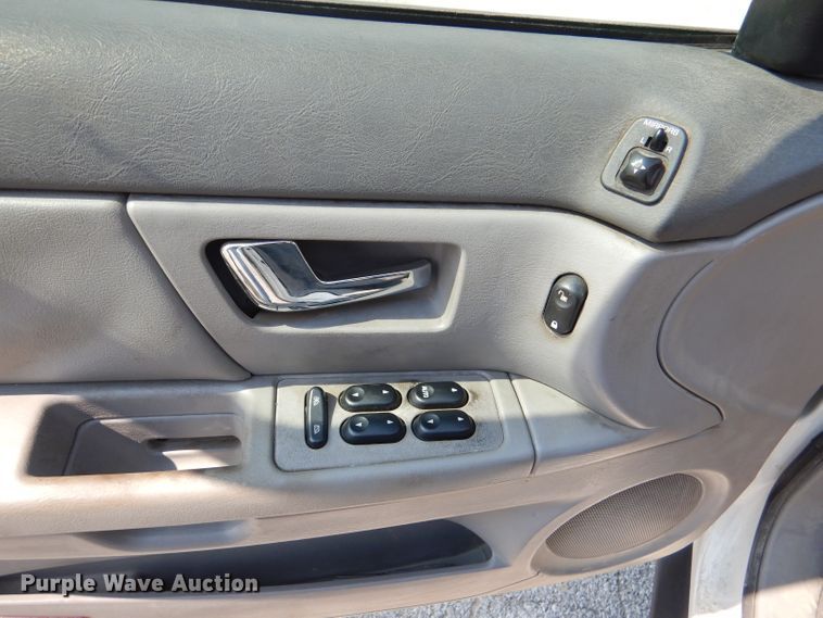image for item DL3077 2001 Ford Taurus LX