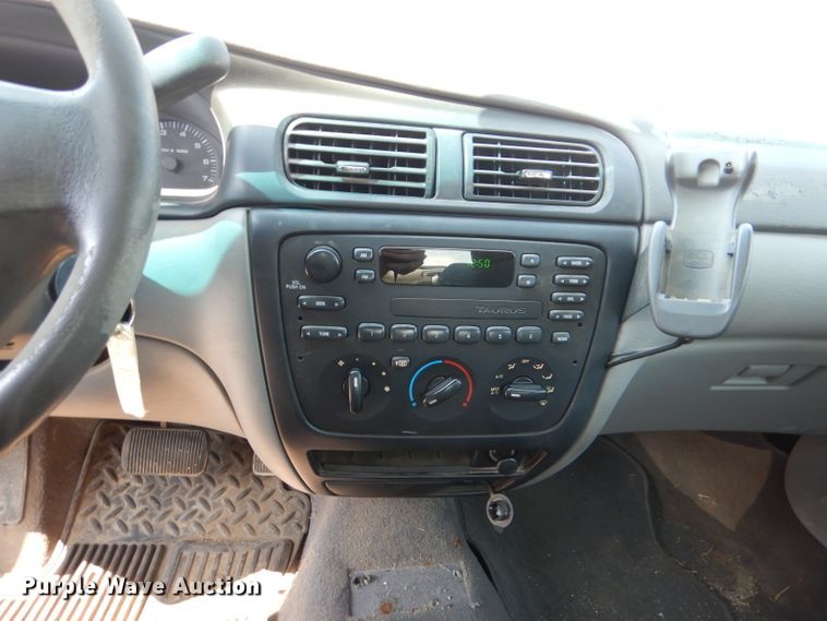 image for item DL3077 2001 Ford Taurus LX