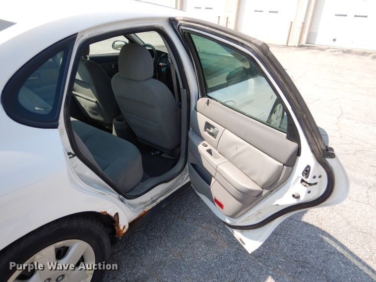 image for item DL3077 2001 Ford Taurus LX