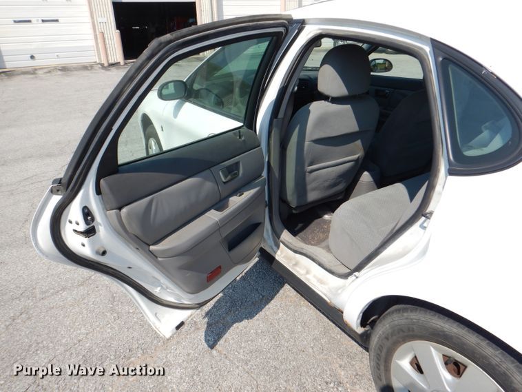 image for item DL3077 2001 Ford Taurus LX