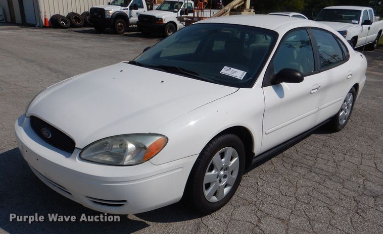 image for item DL3079 2004 Ford Taurus SE