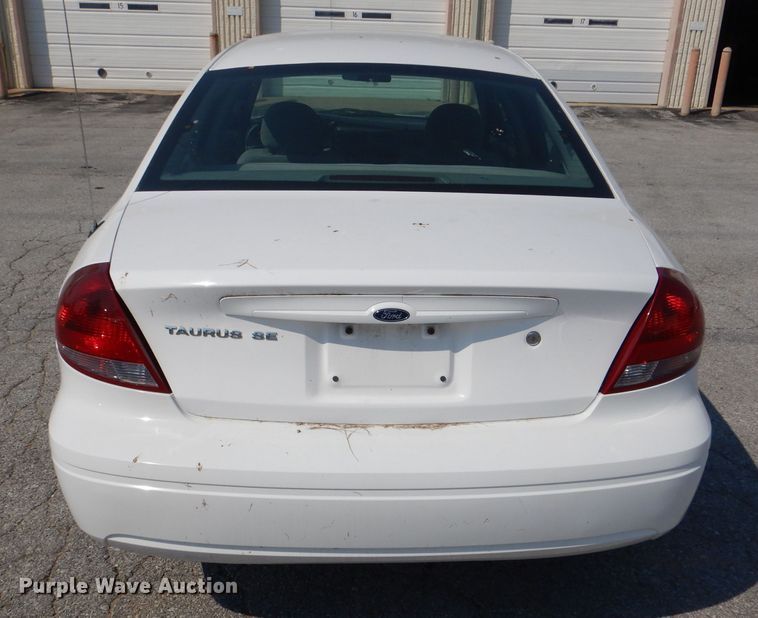 image for item DL3079 2004 Ford Taurus SE