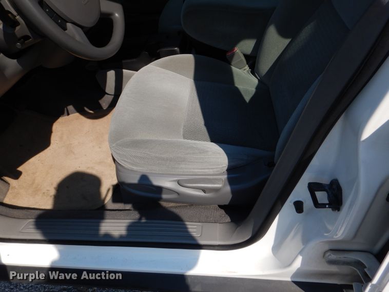 image for item DL3079 2004 Ford Taurus SE