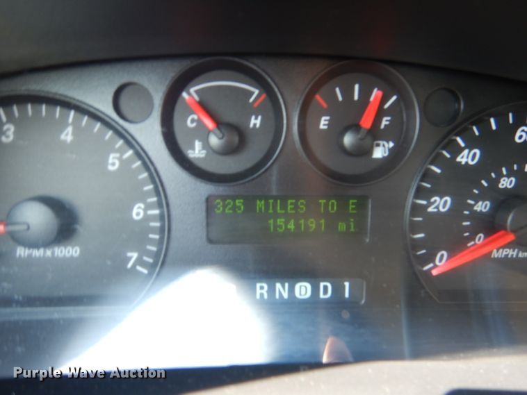 image for item DL3079 2004 Ford Taurus SE