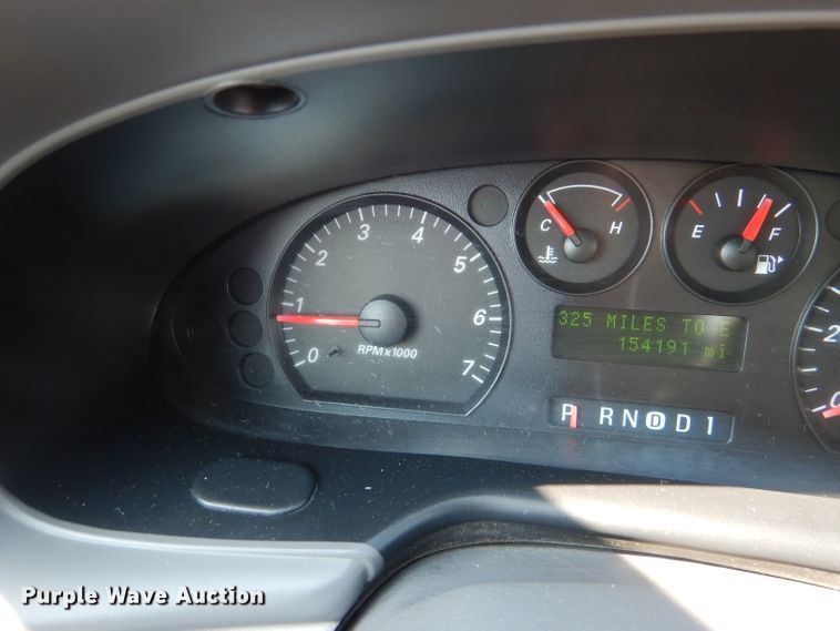 image for item DL3079 2004 Ford Taurus SE