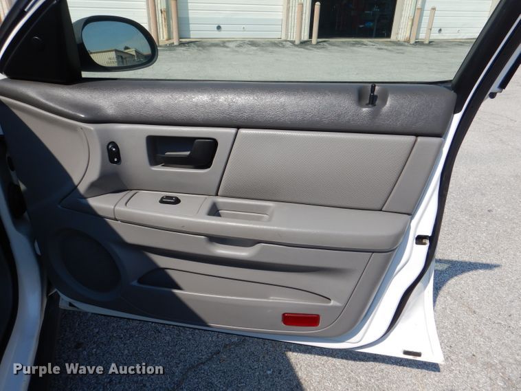 image for item DL3079 2004 Ford Taurus SE