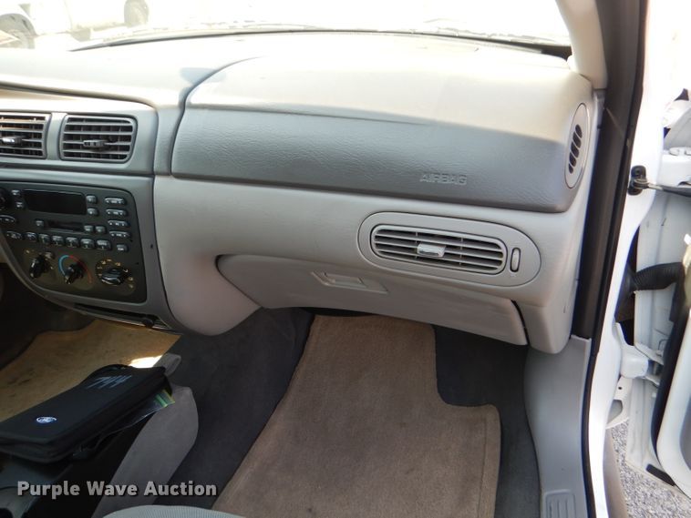 image for item DL3079 2004 Ford Taurus SE