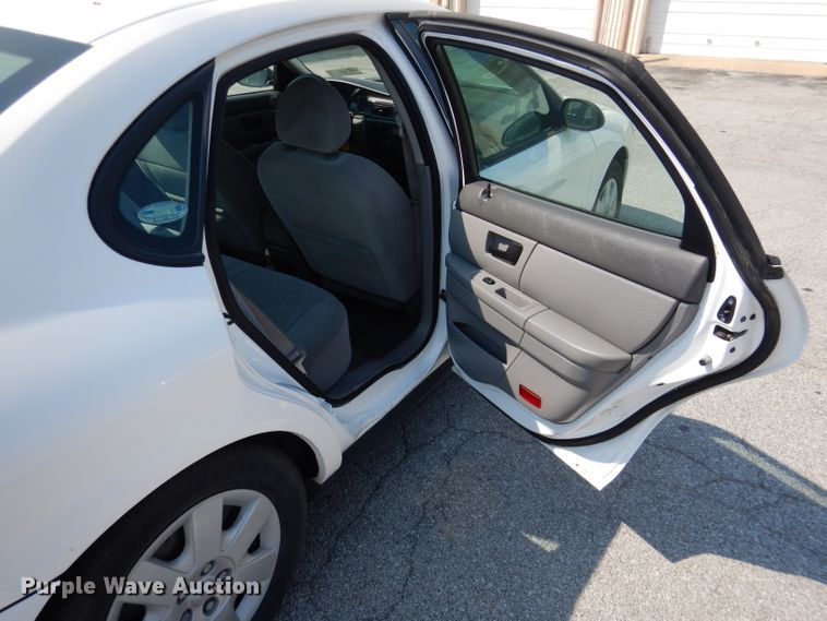 image for item DL3079 2004 Ford Taurus SE