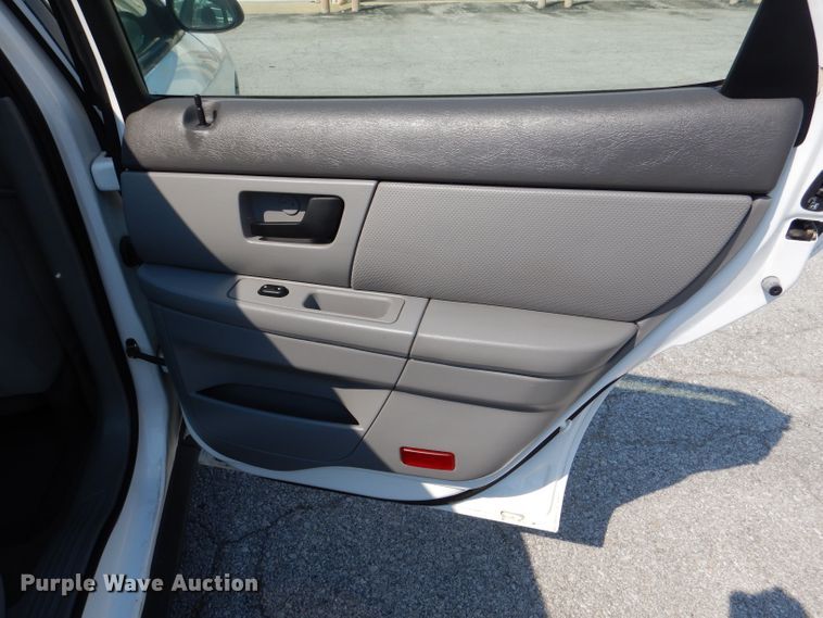 image for item DL3079 2004 Ford Taurus SE