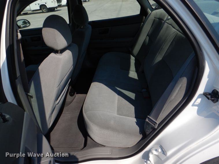 image for item DL3079 2004 Ford Taurus SE