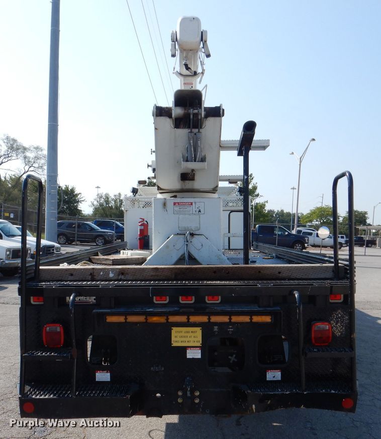 image for item DL3081 2002 International 4900  bucket truck