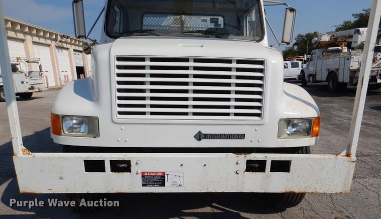 image for item DL3081 2002 International 4900  bucket truck