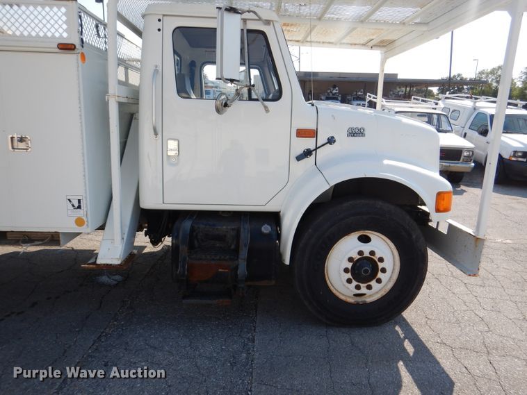 image for item DL3081 2002 International 4900  bucket truck