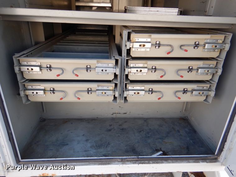 image for item DL3081 2002 International 4900  bucket truck