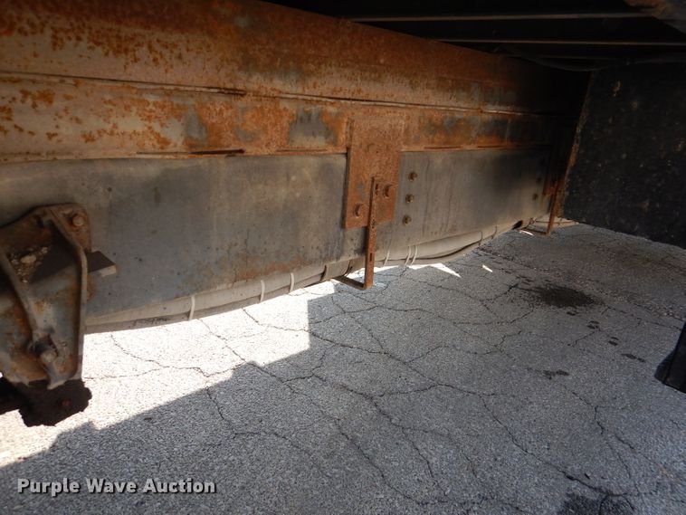 image for item DL3081 2002 International 4900  bucket truck