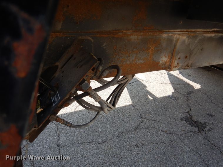 image for item DL3081 2002 International 4900  bucket truck