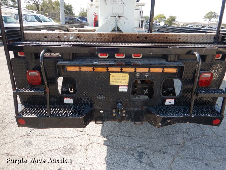 image for item DL3081 2002 International 4900  bucket truck