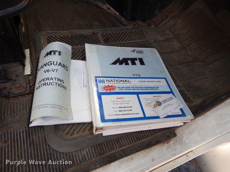 image for item DL3081 2002 International 4900  bucket truck